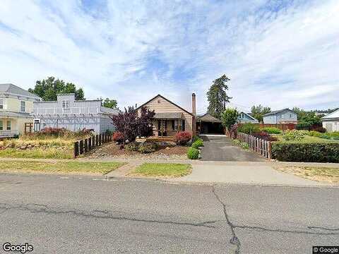 Broadway, GOLDENDALE, WA 98620