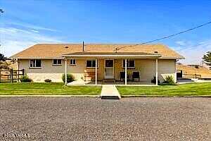 Dottie, SELAH, WA 98942