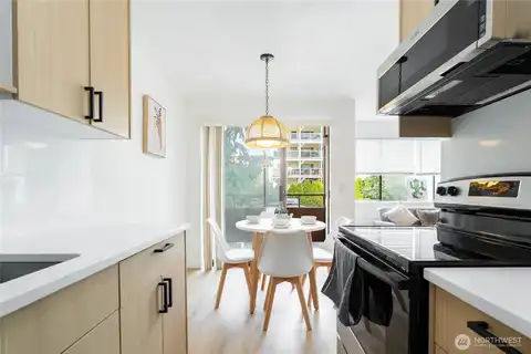 106Th, SEATTLE, WA 98133