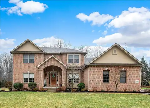 Pierce Bluffs, HERMITAGE, PA 16148
