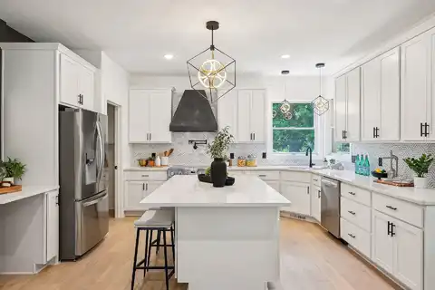 Oakview, MINNEAPOLIS, MN 55441