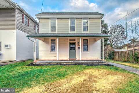 Square, MOUNT JOY, PA 17552