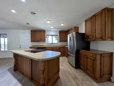 La Mirada, JOSHUA TREE, CA 92252