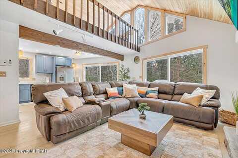 Chestnut, LAKE HARMONY, PA 18624