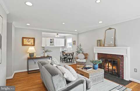 King, ALEXANDRIA, VA 22302