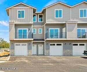Racquet, YAKIMA, WA 98902