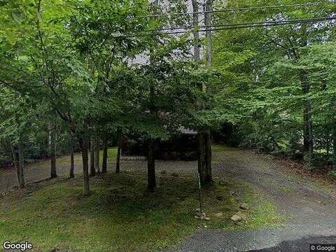 Titania, TOBYHANNA, PA 18466