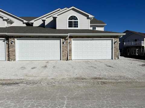 Seven Pines, GERMANTOWN, WI 53022