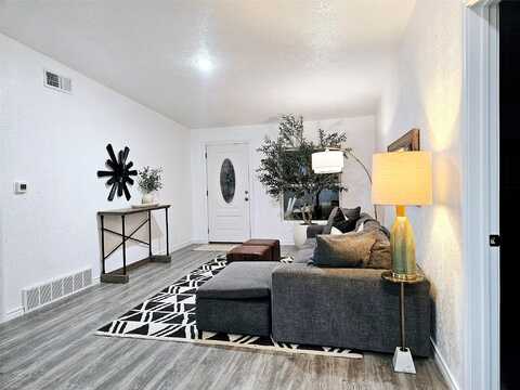 Russell, BEDFORD, TX 76022