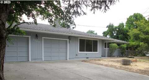 Lela, GRANTS PASS, OR 97526