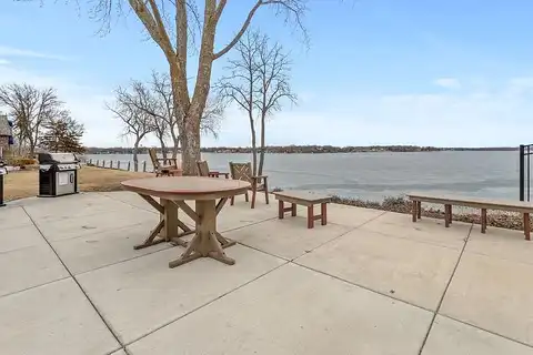 Wilshire, MOUND, MN 55364