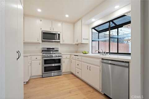 Tropicana, RIVERSIDE, CA 92504