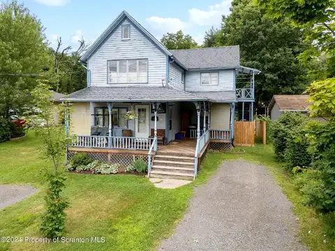 Woodlawn, DALLAS, PA 18612