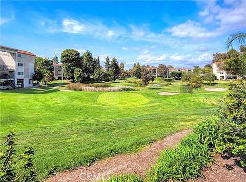Paseo Del Lago, LAGUNA WOODS, CA 92637