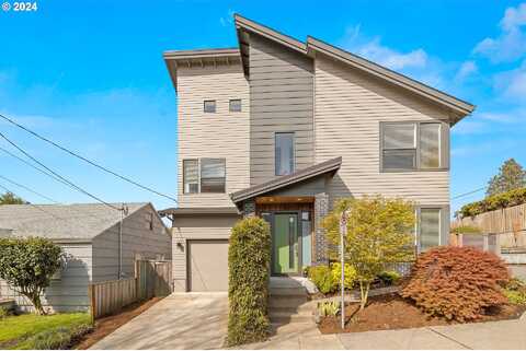 Colonial, PORTLAND, OR 97217
