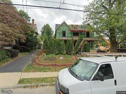 Simpson Rd, Ardmore, PA 19003