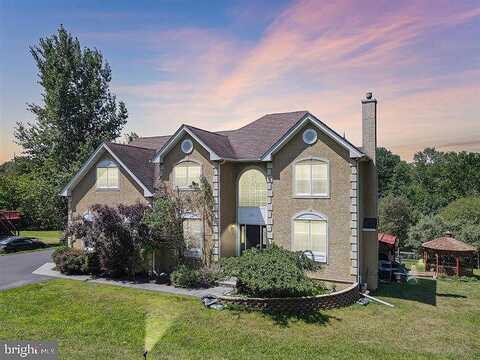 Saddle Creek Dr, Bangor, PA 18013