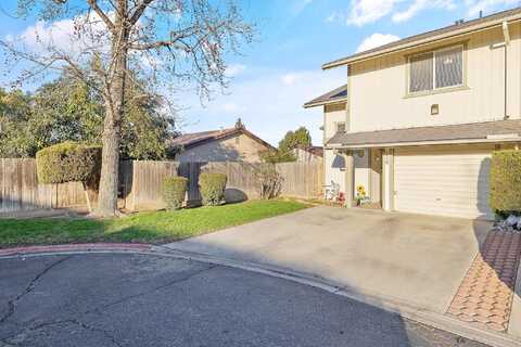 Laura, VISALIA, CA 93292