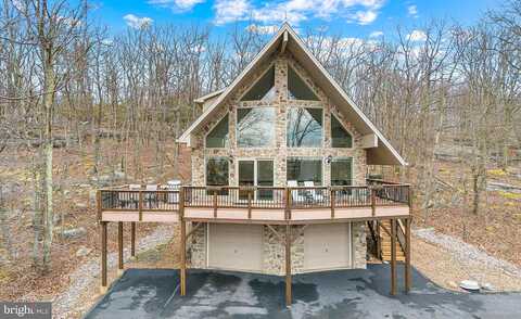 S Spur Ln, Hazleton, PA 18202