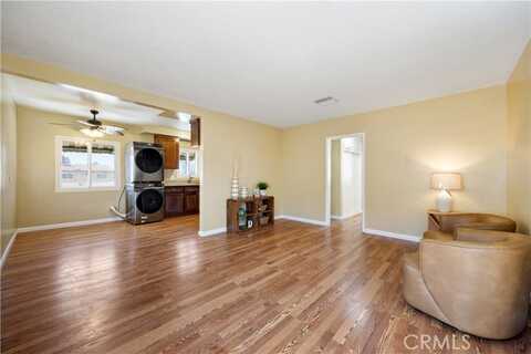 Larch, INGLEWOOD, CA 90301