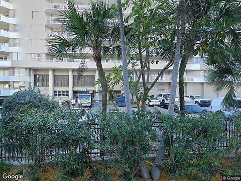 Ocean, HALLANDALE BEACH, FL 33009