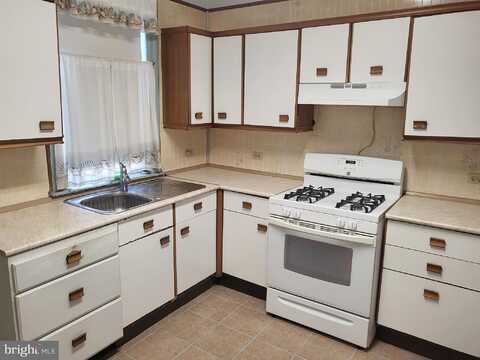 Larchwood, PHILADELPHIA, PA 19143