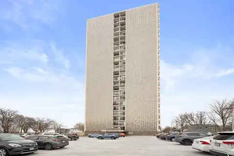 Shore, MILWAUKEE, WI 53207