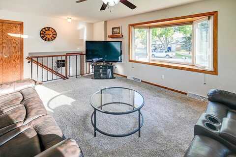 Henry, WAUNAKEE, WI 53597