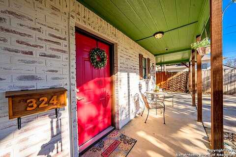 Ross, KERRVILLE, TX 78028