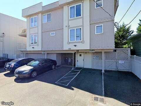 Roosevelt, SEATTLE, WA 98105