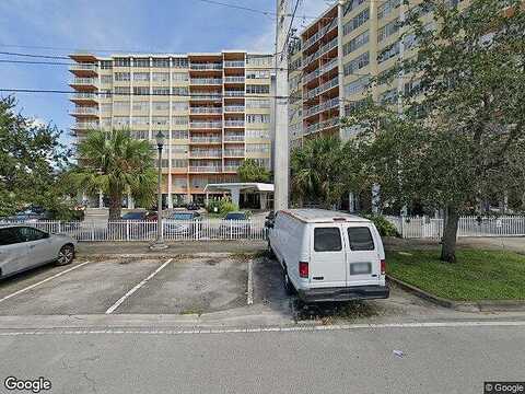 164Th, NORTH MIAMI BEACH, FL 33162
