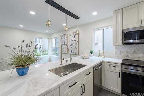 Via Mil Cumbres, SOLANA BEACH, CA 92075