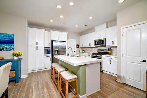 Delpy View, VISTA, CA 92084