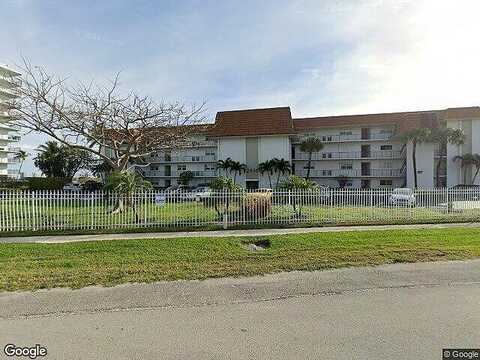 Lake Shore, RIVIERA BEACH, FL 33404