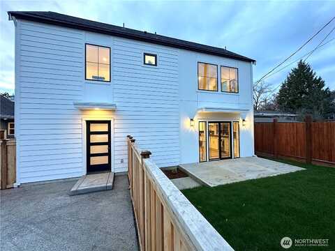 36Th Ave Sw #2, Seattle, WA 98126