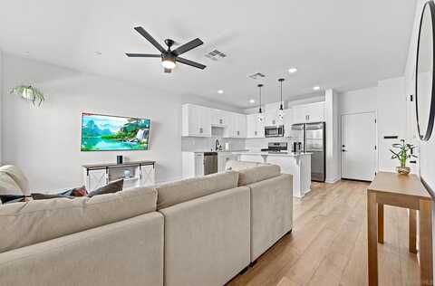 Zest, FALLBROOK, CA 92028