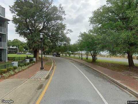 E Zaragoza St #8, Pensacola, FL 32502