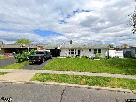 Lakeside Dr #N, LEVITTOWN, PA 19054