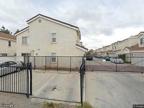 Gault St #9, Canoga Park, CA 91303