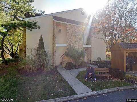 Valley Stream Cir #131C, Chesterbrook, PA 19087