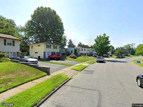 Brookwood Ln #208, Secane, PA 19018