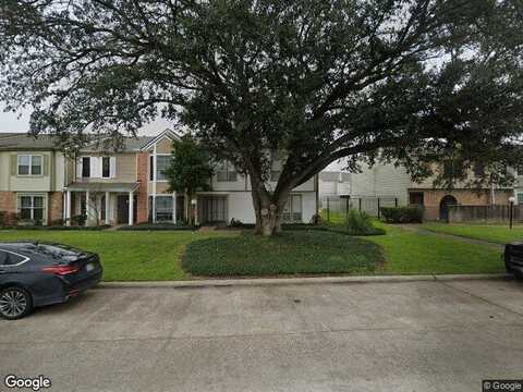 Sandpiper Dr #136, Houston, TX 77096