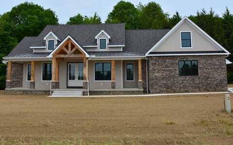 Meadow Drive, Saegertown, PA 16433