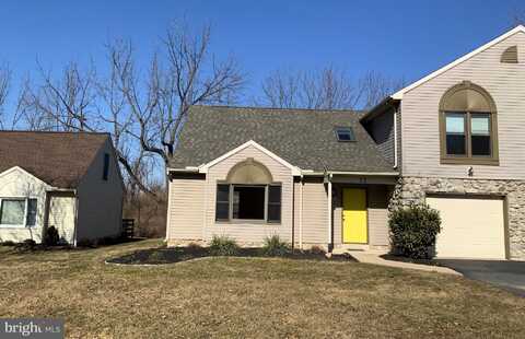 Farm Ln, EPHRATA, PA 17522