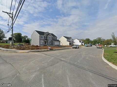 Neha Dr #32, Mechanicsburg, PA 17050