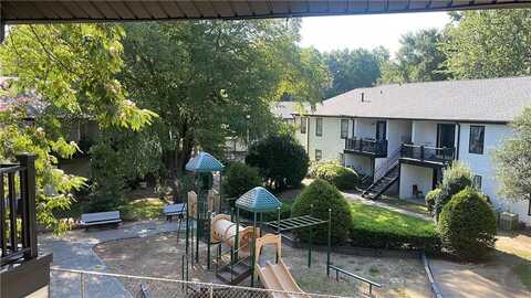 Woodbriar Circle, Tucker, GA 30084