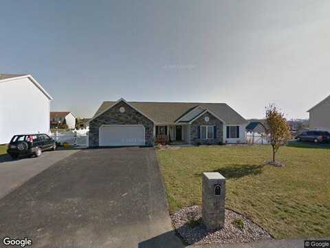 Quentin Circle #9, Shippensburg, PA 17257