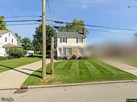 W Moreland Rd, Parma, PA 18433