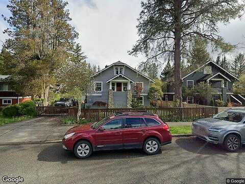 Se Park St, Snoqualmie, FL 33564