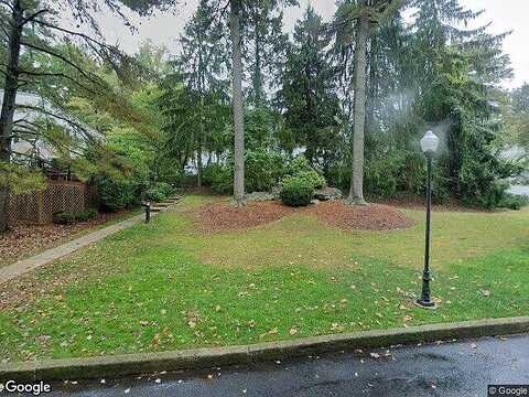 Green Briar Ct #262, Newtown Square, PA 19073